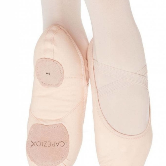 Capezio 2037W Hanami Canvas Adult Ballet Shoe - Picture 2 of 5